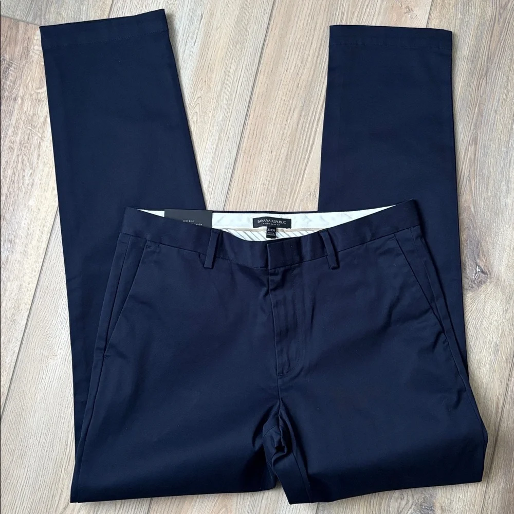 NWT Banana Republic Aiden Slim Fit Rapid Movement Chinos in Navy Blue 33 x 34